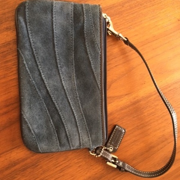 NWOT Coach Blue Suede Wristlet - Picture 6 of 9